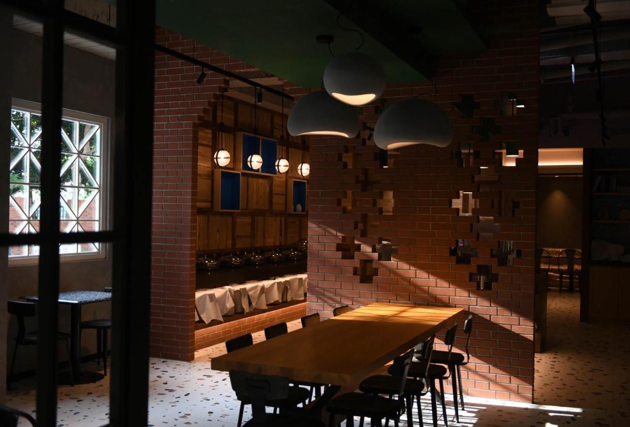 Royal Group Hotel Xiong Zhong Branch Kaohsiung Bagian luar foto
