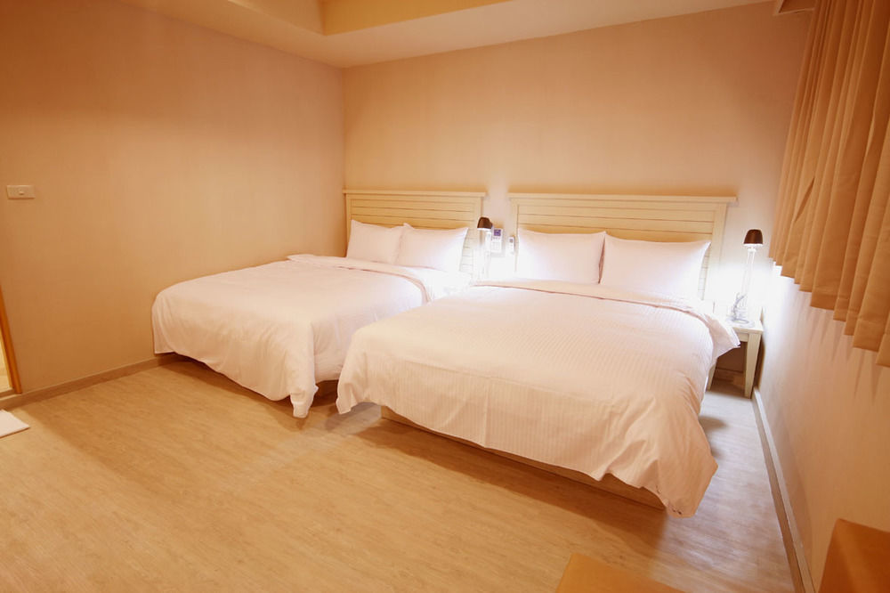 Royal Group Hotel Xiong Zhong Branch Kaohsiung Bagian luar foto