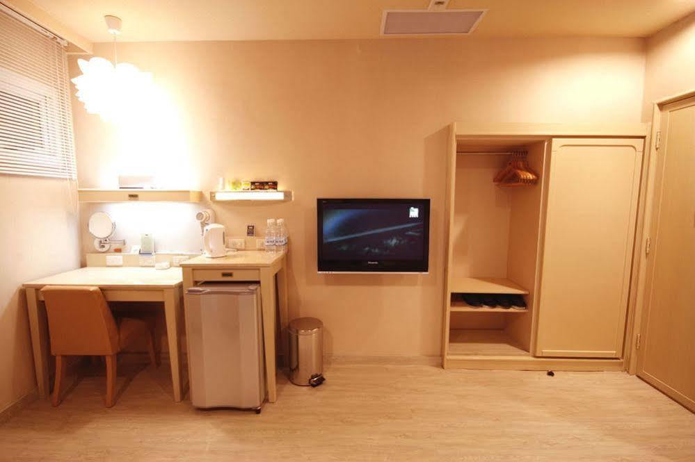 Royal Group Hotel Xiong Zhong Branch Kaohsiung Bagian luar foto