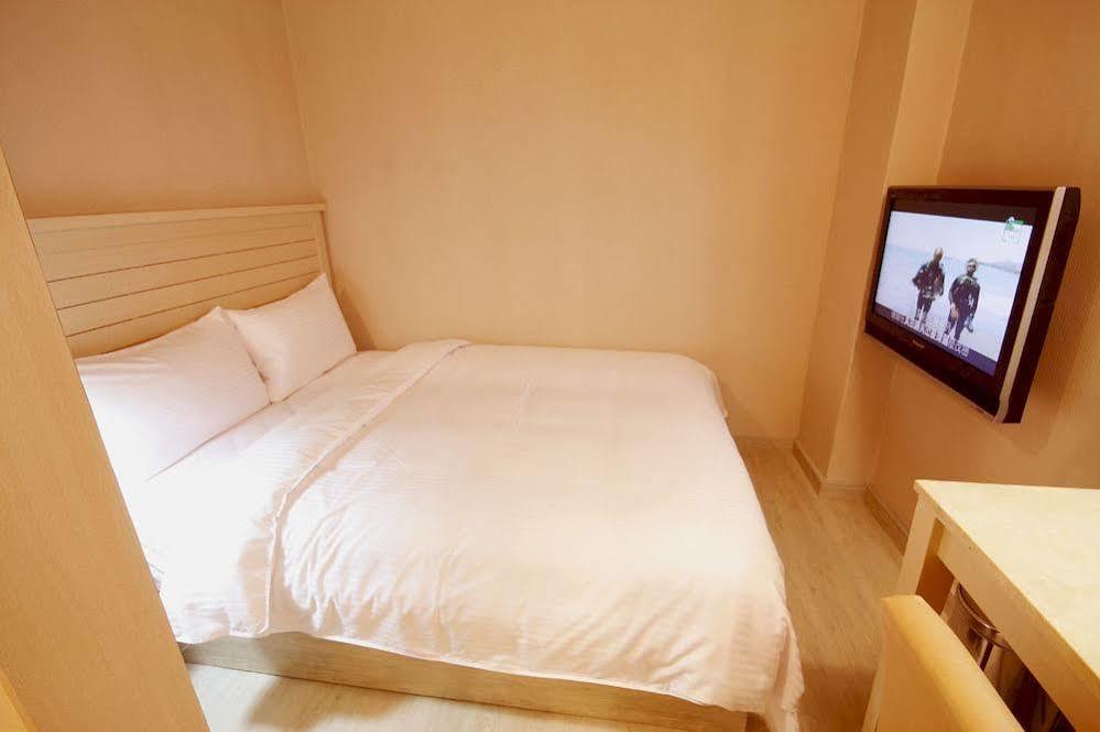 Royal Group Hotel Xiong Zhong Branch Kaohsiung Bagian luar foto