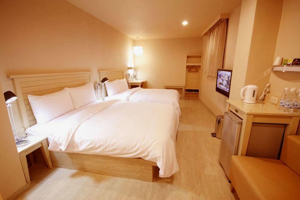 Royal Group Hotel Xiong Zhong Branch Kaohsiung Bagian luar foto