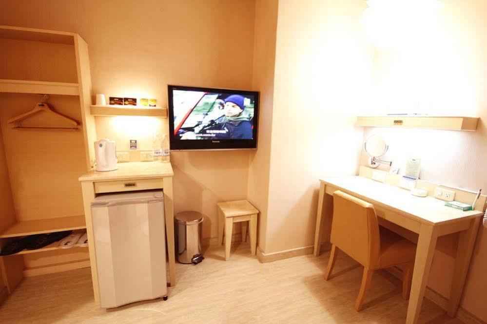 Royal Group Hotel Xiong Zhong Branch Kaohsiung Bagian luar foto